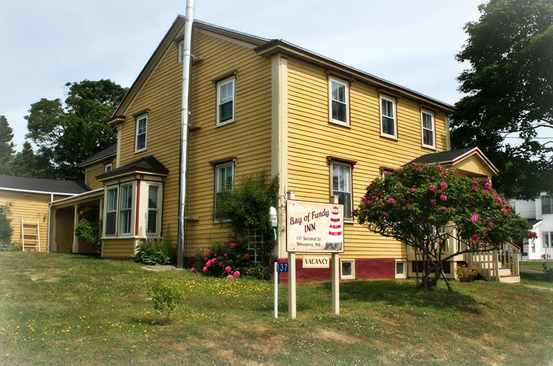 Bay Of Fundy Inn Guesthouse Tourism Nova Scotia Canada